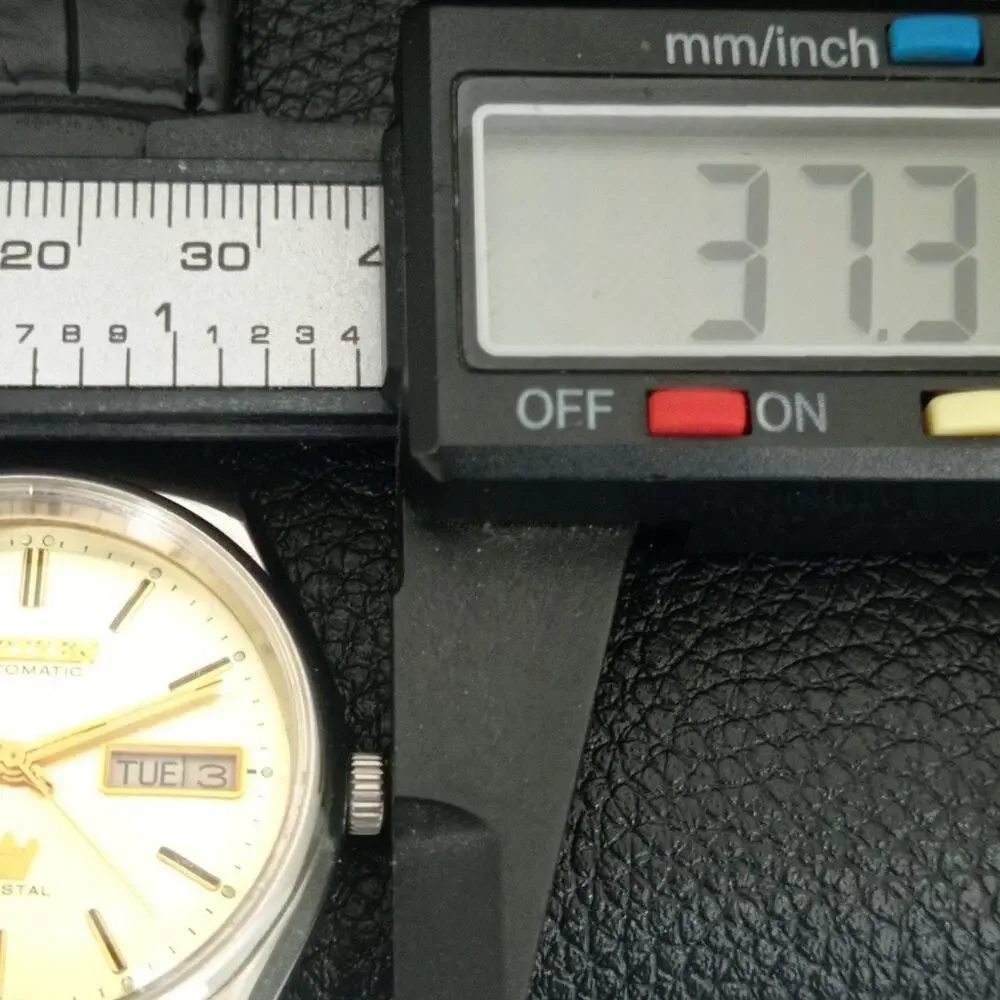 Vintage 1988 Citizen Automatic Mens Silver Watch W/daydate & Beige accents
